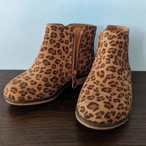 Cat & Jack Girl's shoes size 7